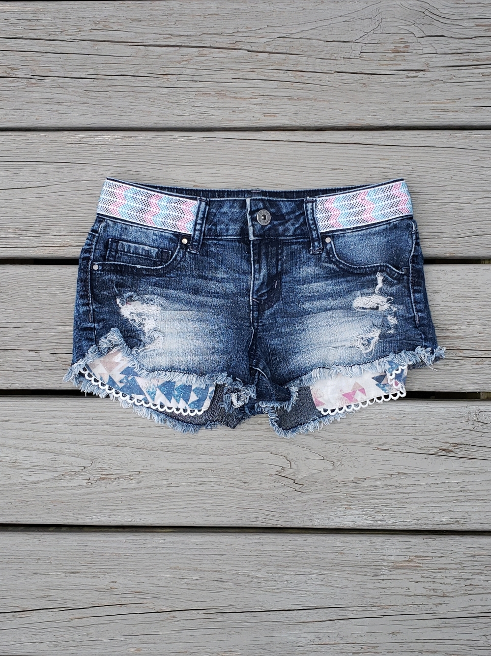 L.E.I Ashley Low-Rise Distressed Blue Denim Shorts Size 1